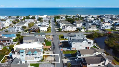 211 2nd St, Bethany Beach, DE 19930