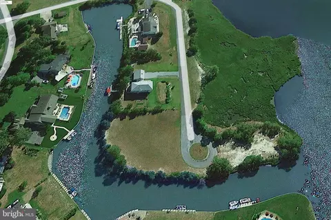13 W Island Rd, Millsboro, DE 19966