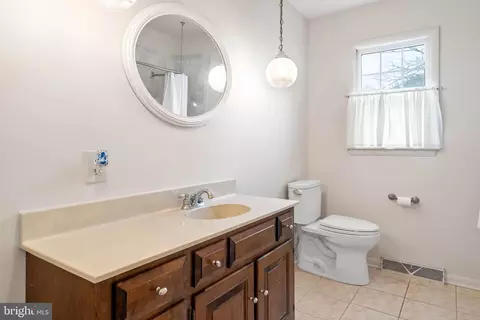 Bath - 27 Devries Cir, Lewes, DE 19958 photo 2 of 3