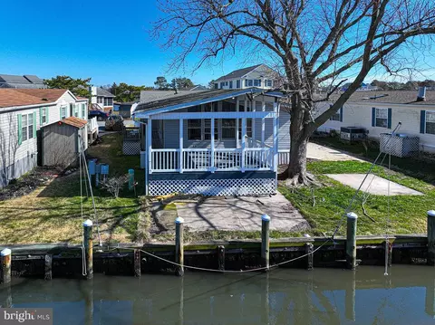 37043 Laws Point Rd, Selbyville, DE 19975