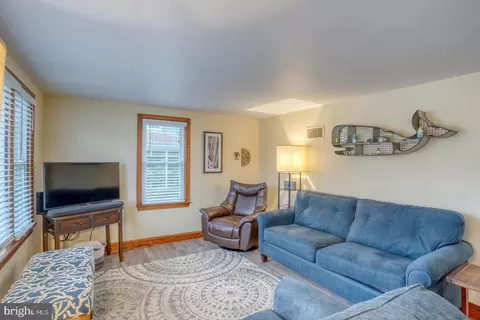 409 Pine St, Milton, DE 19968 photo 4