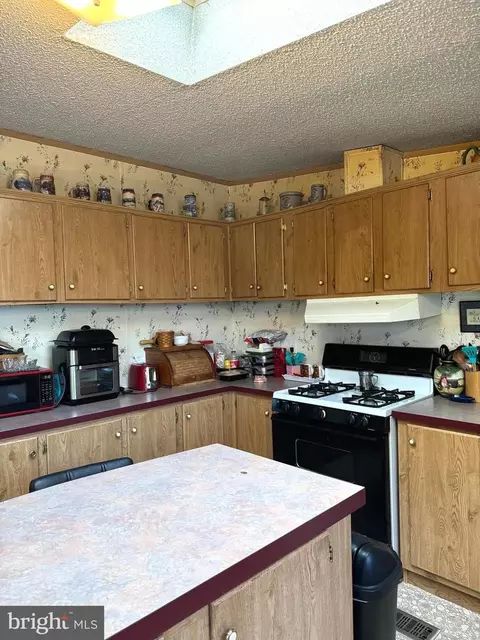 Kitchen - 18553 Downs Rd, Georgetown, DE 19947 photo 1 of 4