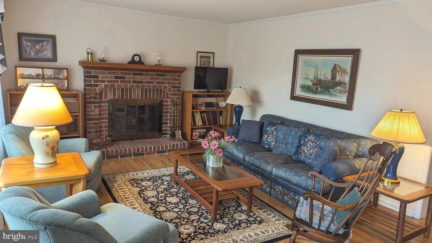 Living - 37518 Susan St, Ocean View, DE 19970 photo 1 of 3