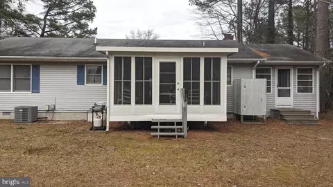 Exterior - 37518 Susan St, Ocean View, DE 19970 photo 7 of 9