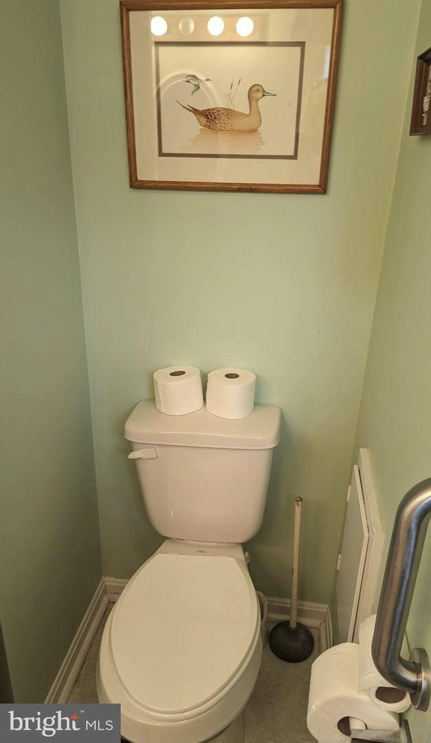 Bath - 37518 Susan St, Ocean View, DE 19970 photo 2 of 5