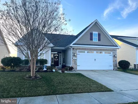 33 Champions Dr, Bridgeville, DE 19933