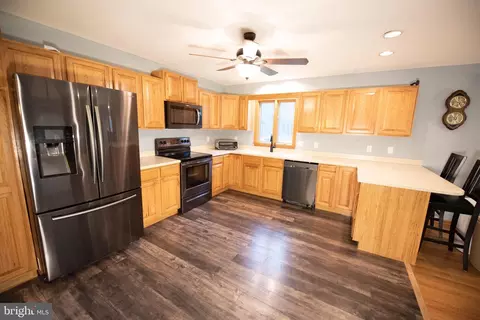 Kitchen - 2 Whispering Woods Dr, Georgetown, DE 19947 photo 2 of 4