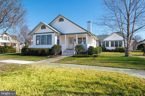 17 Cromwell Dr, Ocean View, DE 19970