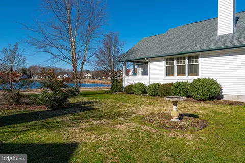 Exterior - 17 Cromwell Dr, Ocean View, DE 19970 photo 4 of 10