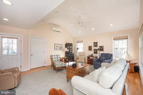 Living - 17 Cromwell Dr, Ocean View, DE 19970 photo 4 of 4