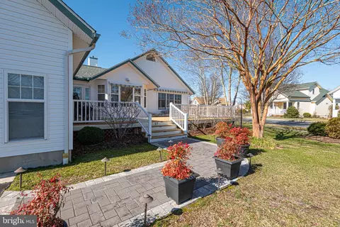 Exterior - 17 Cromwell Dr, Ocean View, DE 19970 photo 7 of 10