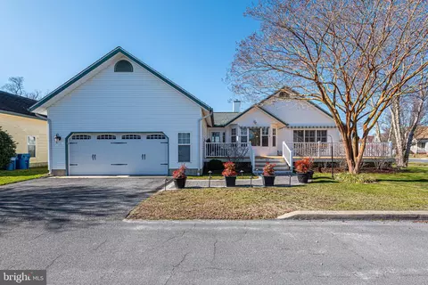 Exterior - 17 Cromwell Dr, Ocean View, DE 19970 photo 6 of 10