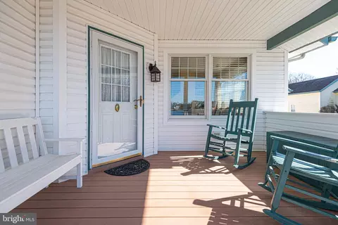 Exterior - 17 Cromwell Dr, Ocean View, DE 19970 photo 5 of 10