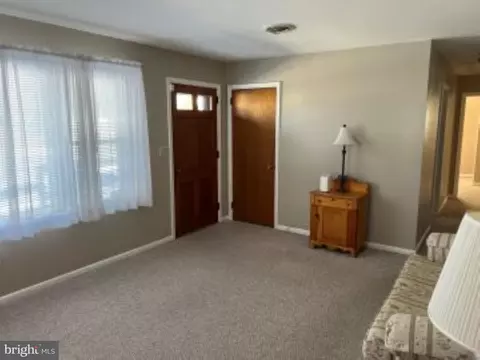 401 Carolyn St, Georgetown, DE 19947 photo 2