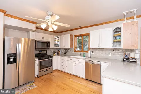 Kitchen - 709 Fox Tail Dr, Bethany Beach, DE 19930 photo 3 of 5