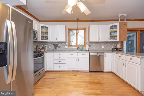 Kitchen - 709 Fox Tail Dr, Bethany Beach, DE 19930 photo 4 of 5