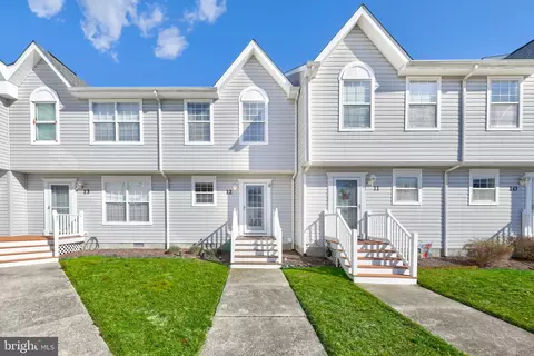 38172 Beachwood Ct #F12, Frankford, DE 19945