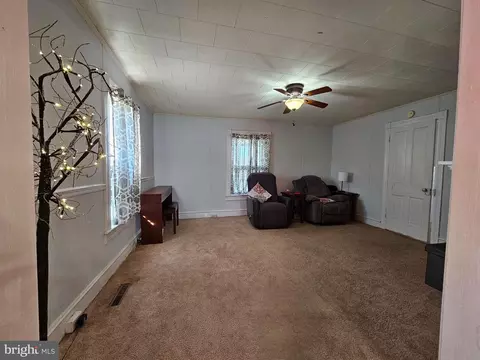 Living - 10940 E 4th St, Laurel, DE 19956 photo 1 of 1