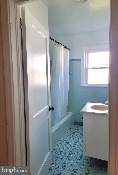 Bath - 717 E Ivy Dr, Seaford, DE 19973 photo 1 of 2