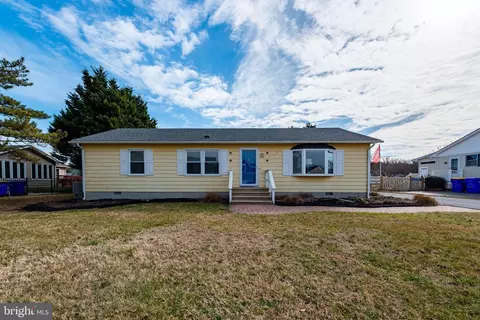 508 Lloyd St, Ocean View, DE 19970