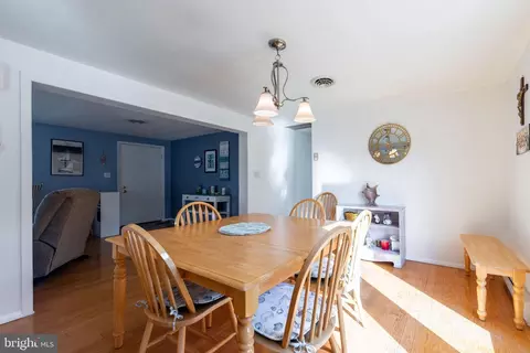 Dining - 508 Lloyd St, Ocean View, DE 19970 photo 2 of 3
