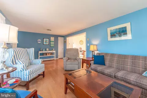 Living - 508 Lloyd St, Ocean View, DE 19970 photo 2 of 2