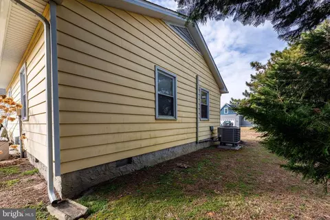 Exterior - 508 Lloyd St, Ocean View, DE 19970 photo 9 of 11