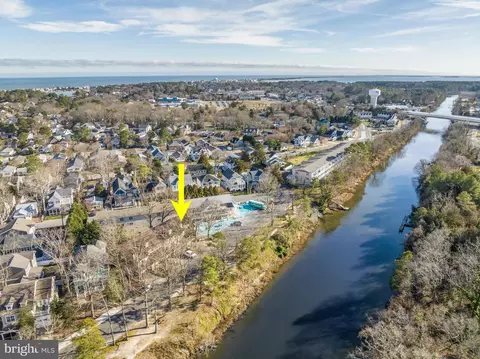 24 Canal St #5, Rehoboth Beach, DE 19971