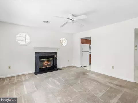 Living - 19 Port Royal Rd, Ocean View, DE 19970 photo 3 of 3