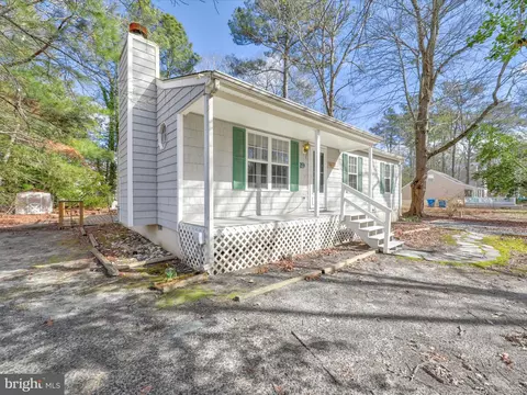 19 Port Royal Rd, Ocean View, DE 19970