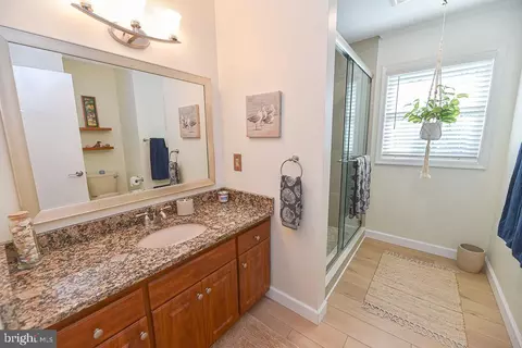 Bath - 956 Lake View Dr, Bethany Beach, DE 19930 photo 2 of 8