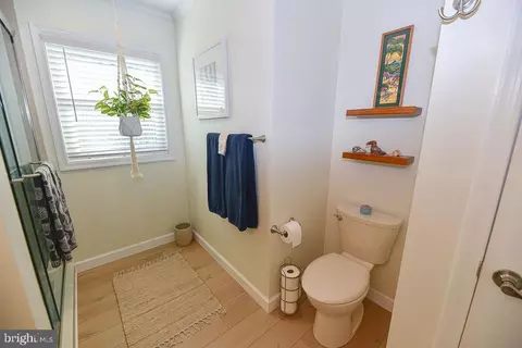 Bath - 956 Lake View Dr, Bethany Beach, DE 19930 photo 8 of 8