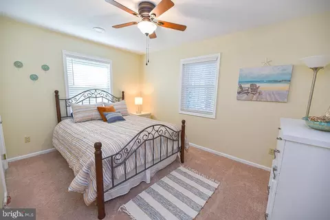 Bedroom - 956 Lake View Dr, Bethany Beach, DE 19930 photo 3 of 10