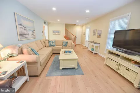 Living - 956 Lake View Dr, Bethany Beach, DE 19930 photo 3 of 5