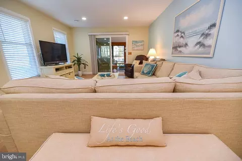 Living - 956 Lake View Dr, Bethany Beach, DE 19930 photo 4 of 5