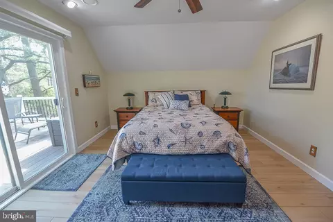 Bedroom - 956 Lake View Dr, Bethany Beach, DE 19930 photo 5 of 10