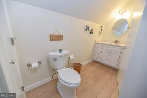 Bath - 956 Lake View Dr, Bethany Beach, DE 19930 photo 7 of 8