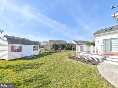 Exterior - 12 Bay Pine Dr, Ocean View, DE 19970 photo 8 of 10