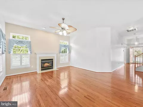 Living - 12 Bay Pine Dr, Ocean View, DE 19970 photo 2 of 3