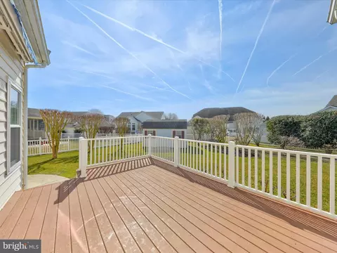 Exterior - 12 Bay Pine Dr, Ocean View, DE 19970 photo 5 of 10