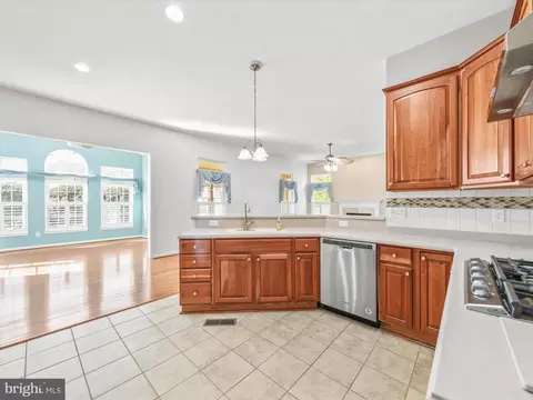 Kitchen - 12 Bay Pine Dr, Ocean View, DE 19970 photo 4 of 6