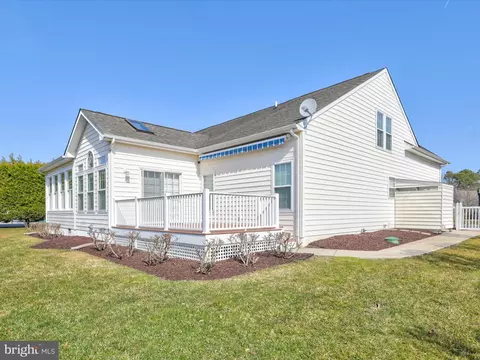 Exterior - 12 Bay Pine Dr, Ocean View, DE 19970 photo 4 of 10