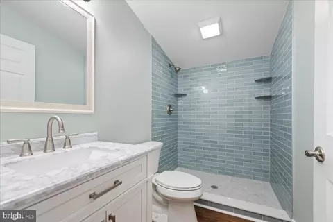 Bath - 110 Broad St, Milton, DE 19968 photo 1 of 3