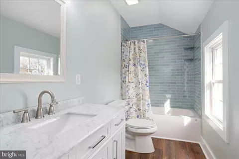 Bath - 110 Broad St, Milton, DE 19968 photo 3 of 3