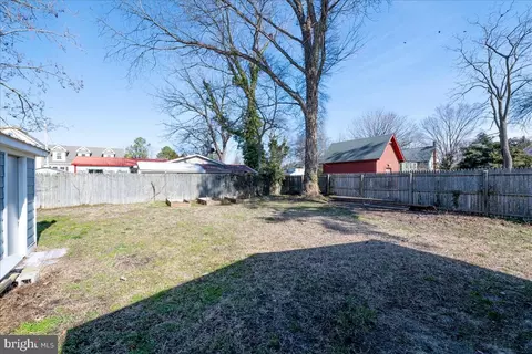 Exterior - 110 Broad St, Milton, DE 19968 photo 5 of 13