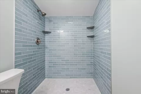 Bath - 110 Broad St, Milton, DE 19968 photo 2 of 3