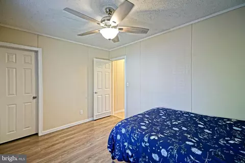 Bedroom - 18612 Shingle Point Rd, Georgetown, DE 19947 photo 9 of 10