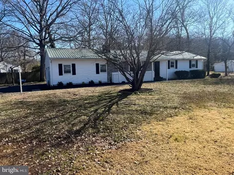 21800 Acorn Dr, Georgetown, DE 19947