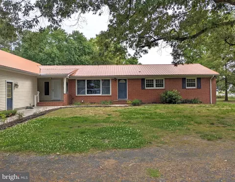 8415 Hearns Pond Rd, Seaford, DE 19973