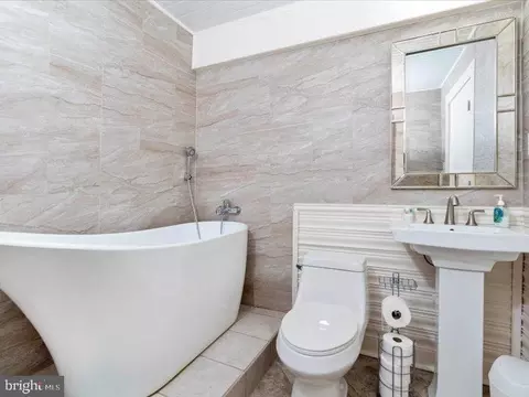 Bath - 216 Arch St, Milton, DE 19968 photo 5 of 5